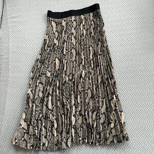 H&M Snakeskin Pleated Skirt, NWT, Size Small